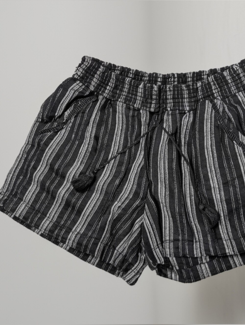 Briggs New York Black & White Textured Knit Shorts